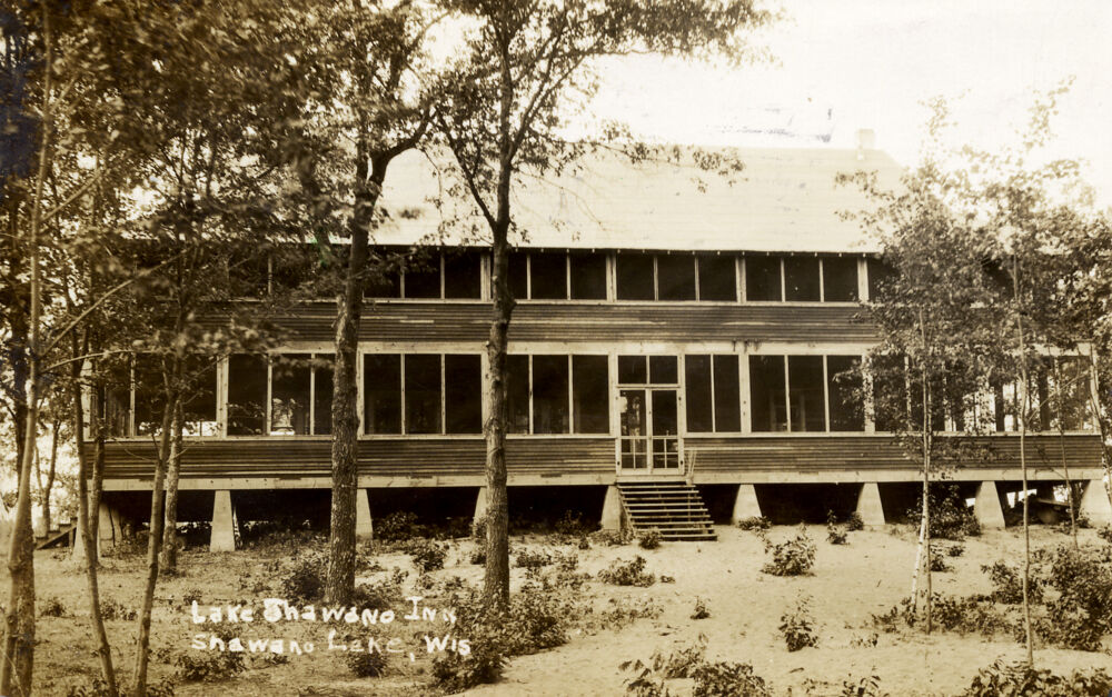 The Shawano Lake Inn