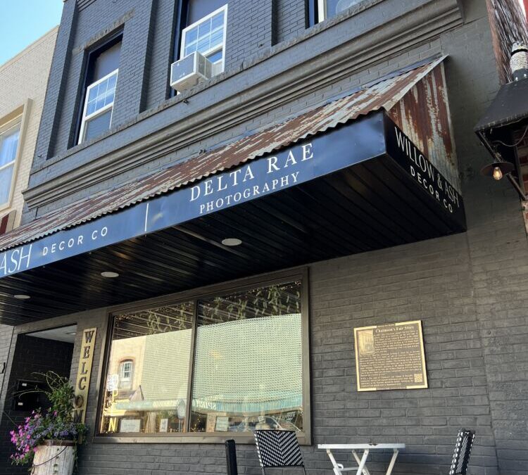 Chaimsons Fair Store Plaque Installed